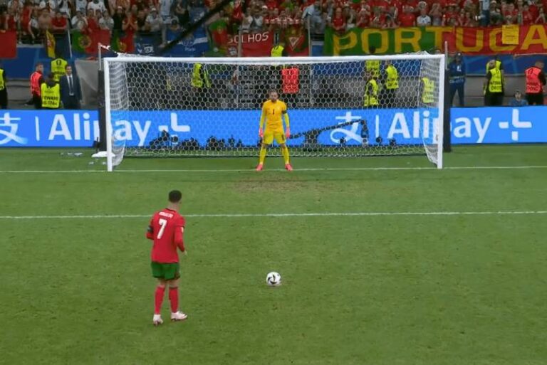 Luật Penalty Trong Bóng Đá - Quy Định, Cách Thực Hiện